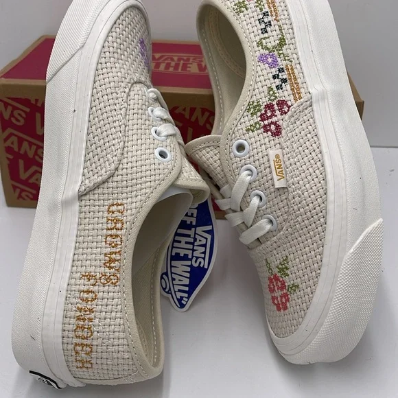 Vans WMNS Cream Floral Sneakers Authentic 44 D
Stitched Together Classic - Picture 11 of 16